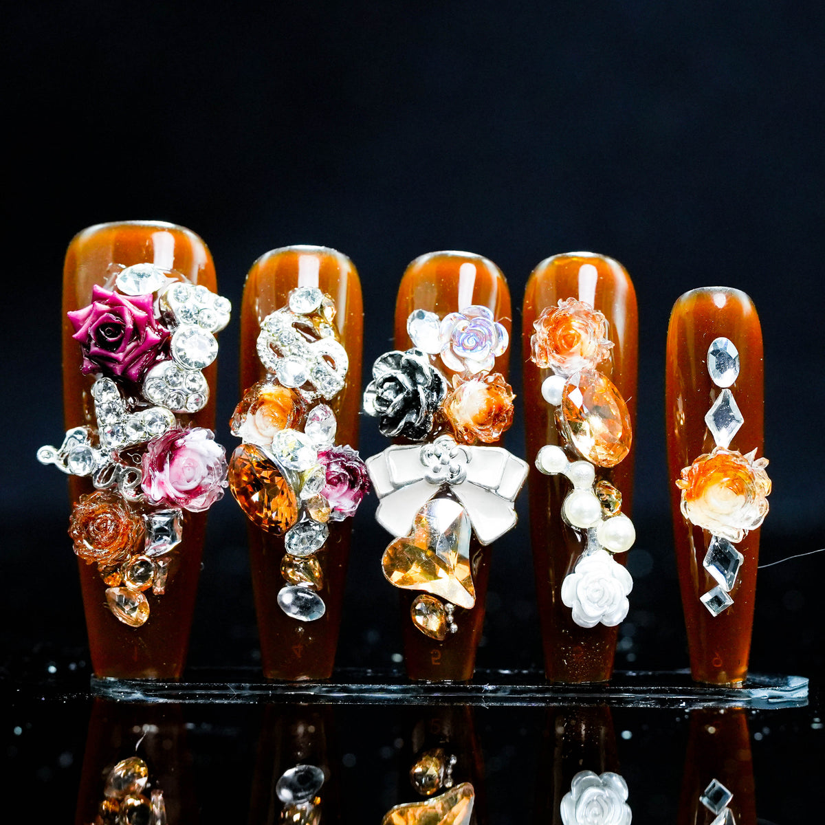 Amber - Bloom Luxury Press - On Nails: Discover Trendy High - End Luxury Fake Nails with Exquisite Amber - Toned Floral Design