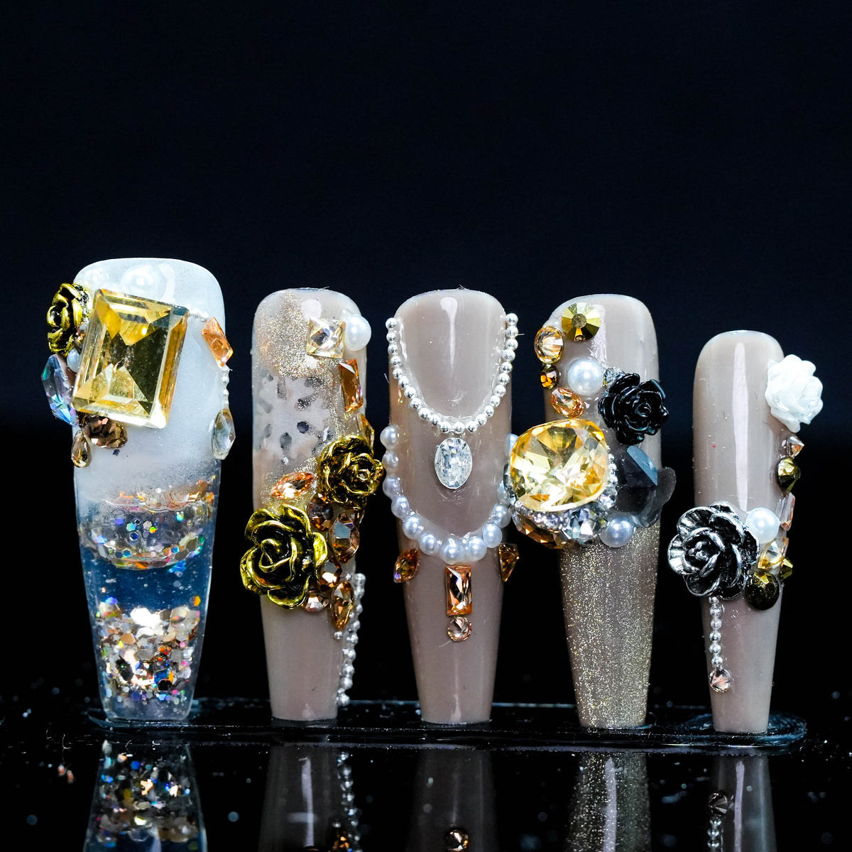 Champagne - Jewel Allure Press - On Nails: Discover Trendy High - End Luxury Fake Nails with Mesmerizing Flowing Interior and Sparkling Jewel Design